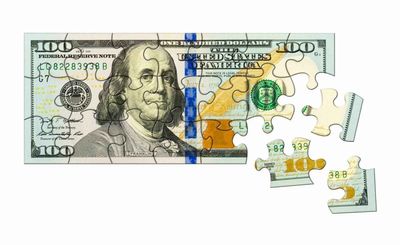 Strength in Stocks and Lower Crude Prices Weigh on the Dollar
